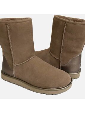 UGG CLASSIC SHORT II SHINE METALLIC BEACHWOOD BOOT Size 5
